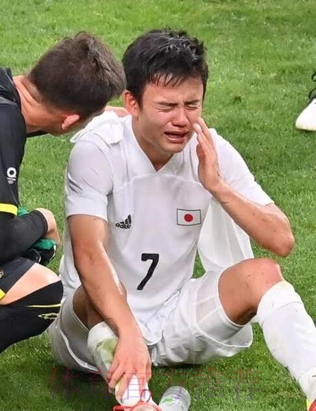 久保建英:当我很小的时候 就会从早上8点踢到天黑